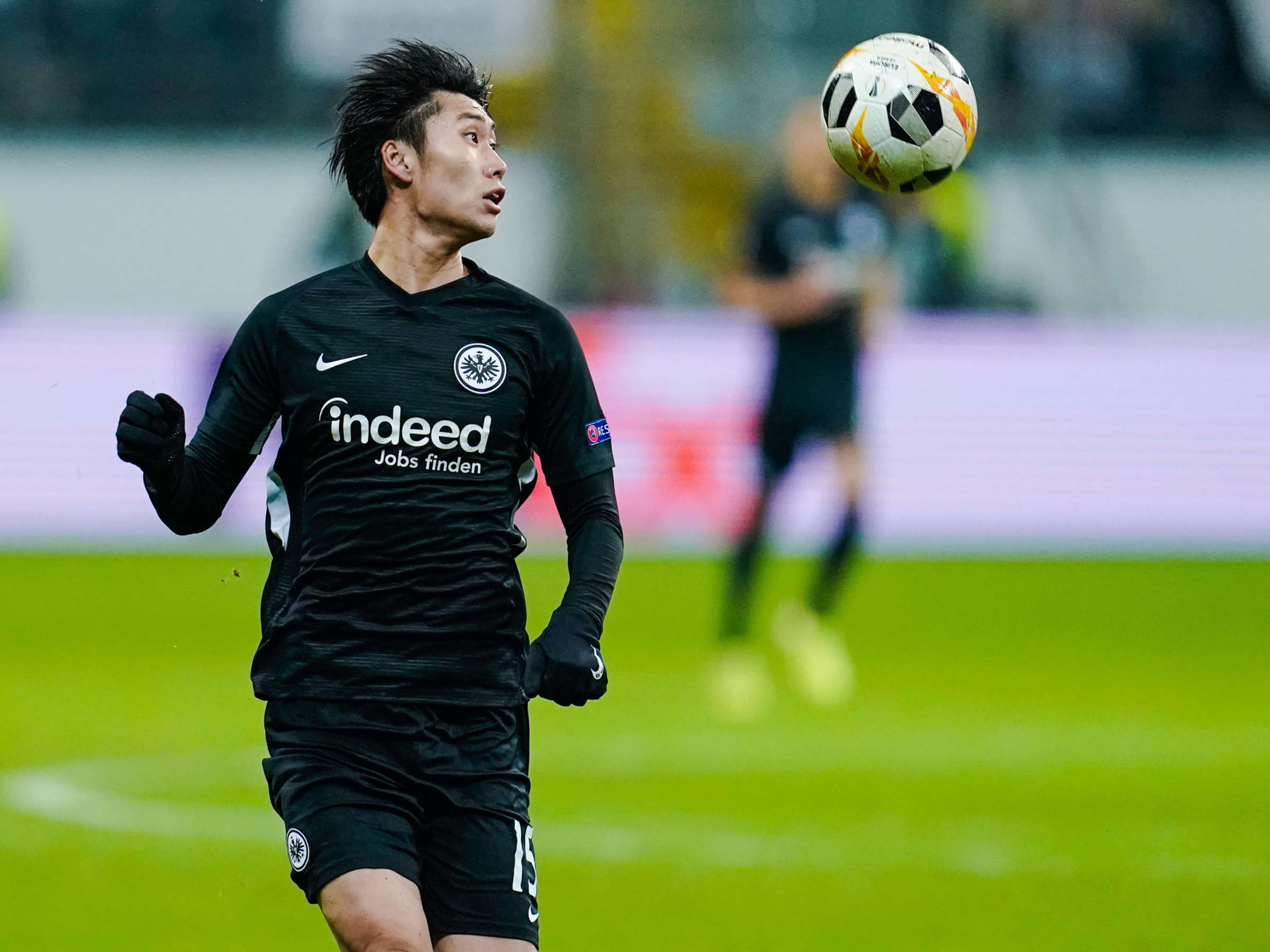 https://bookmaker-ratings.com.ua/wp-content/uploads/sites/6/2020/05/222190685-eintracht-frankfurt-daichi-kamada-144zlVpTB1e9.jpg